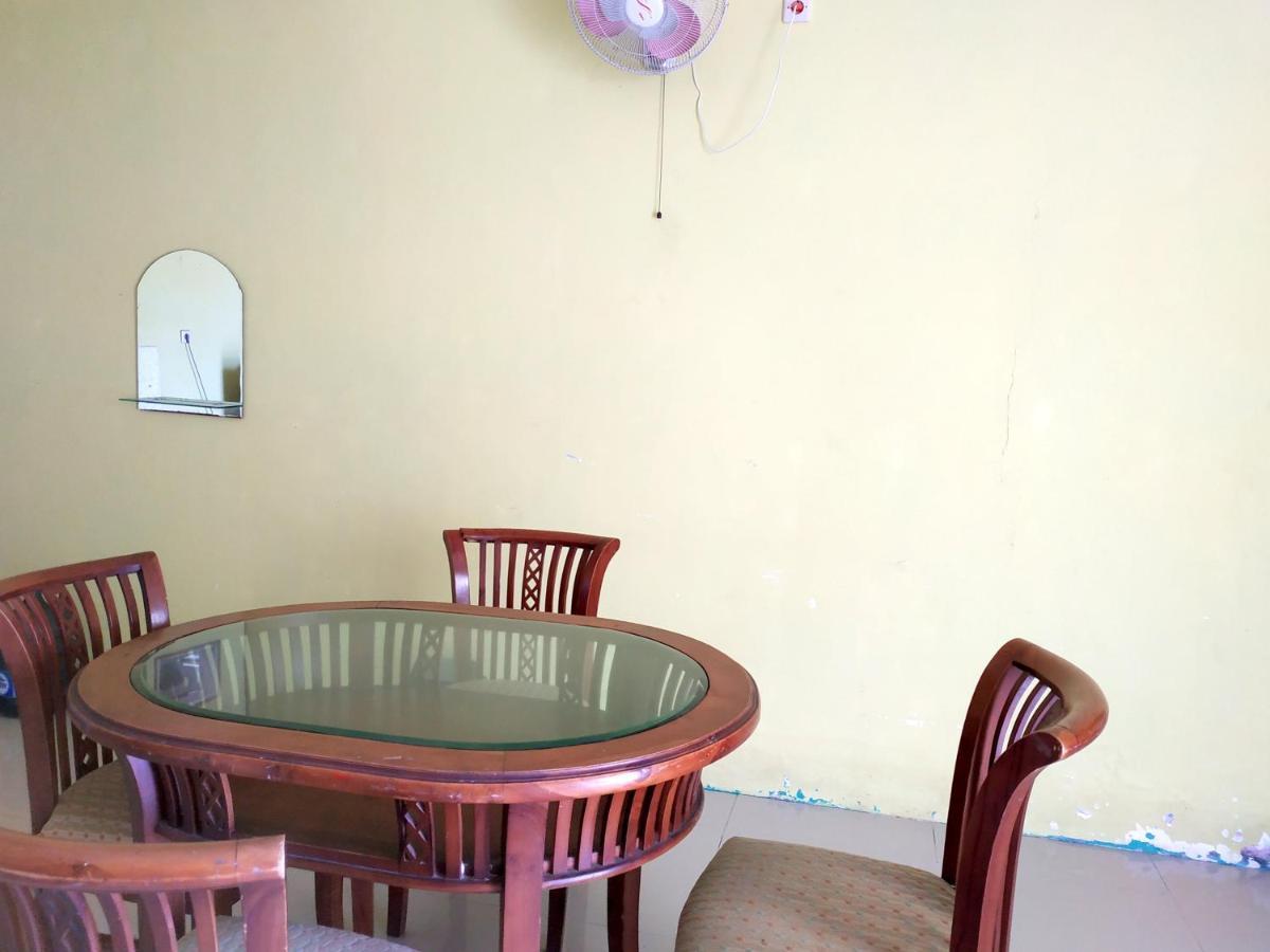 Oyo 3050 Hotasi Seaview Syariah Hotel Аниър Екстериор снимка